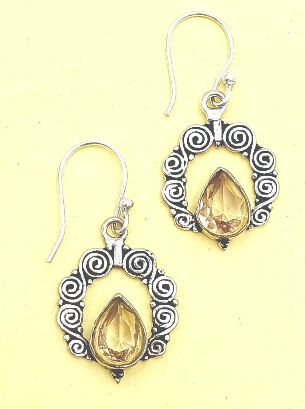 Vtg Sterling Silver 925 Pale Green Peridot Dangle Earrings